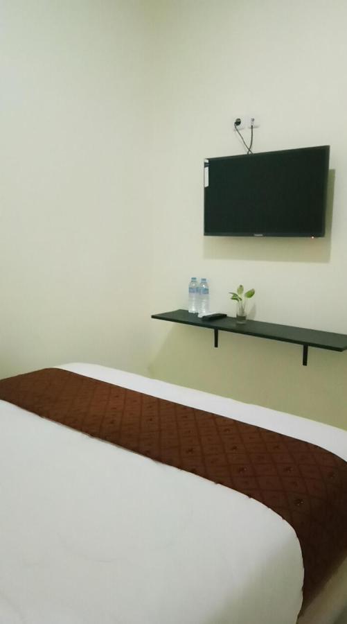 De Plaza Hotel Surabaya Bagian luar foto